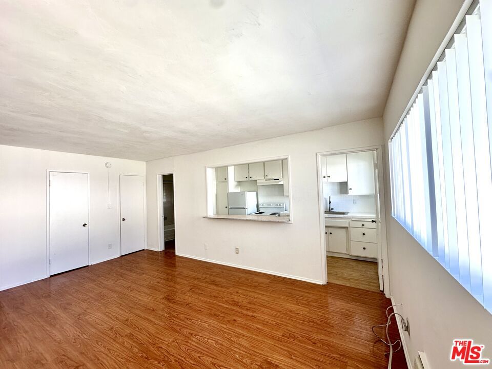 5853 Gregory Avenue 9 Property Photo 5