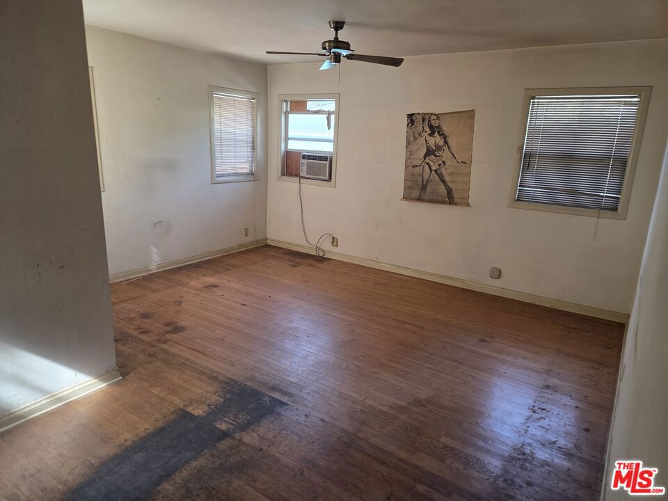 2220 S Bundy Drive Property Photo 4