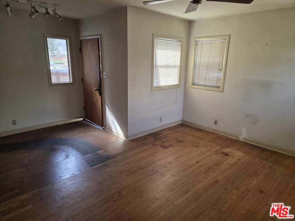 2220 S Bundy Drive Property Photo 5