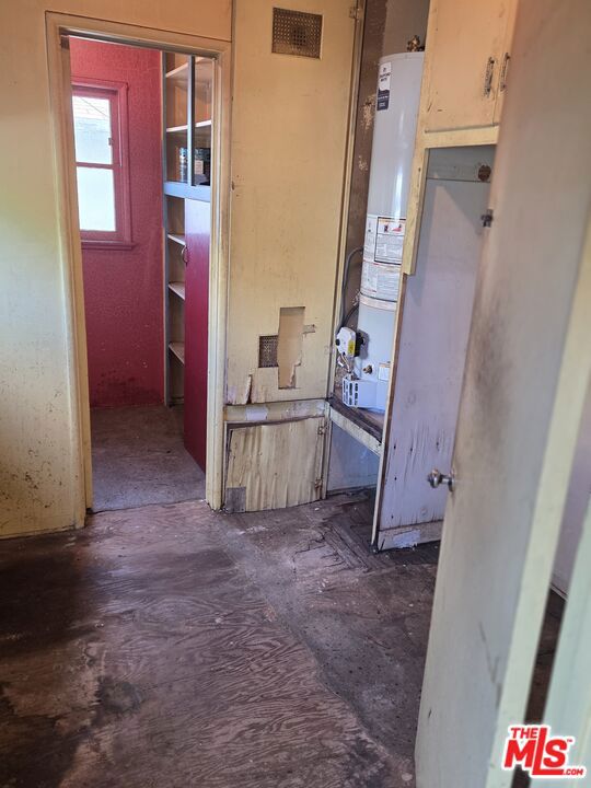 2220 S Bundy Drive Property Photo 7