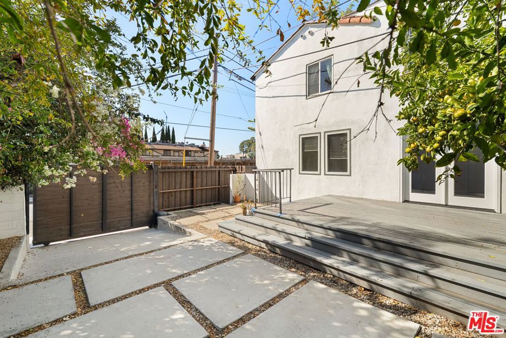 6915 De Longpre Avenue Property Photo 15