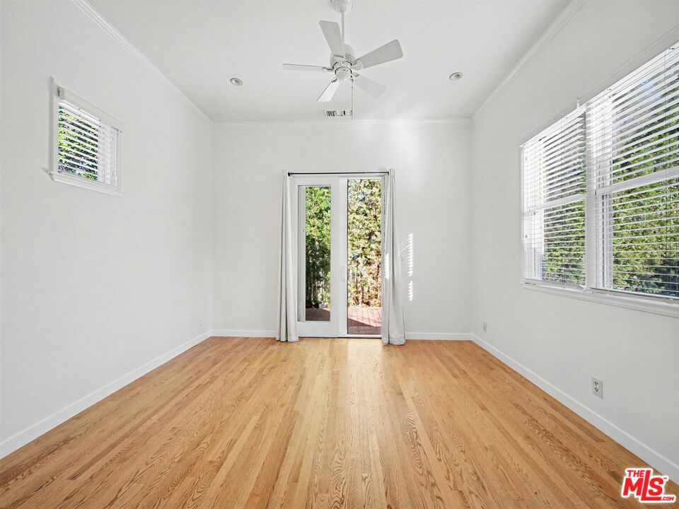 6218 Balcom Avenue Property Photo 34