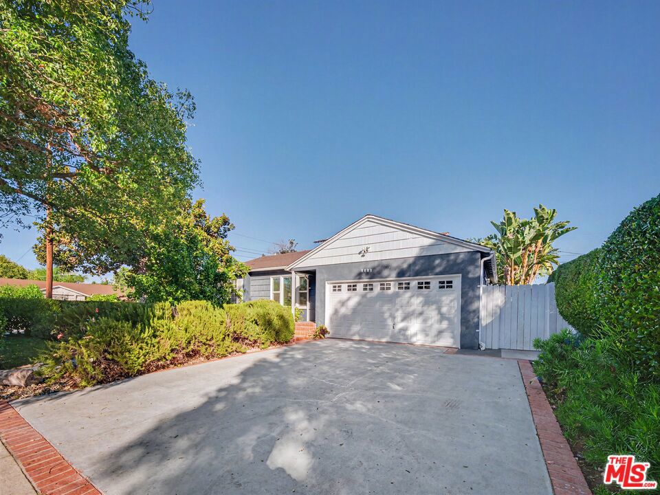 6218 Balcom Avenue Property Photo 44