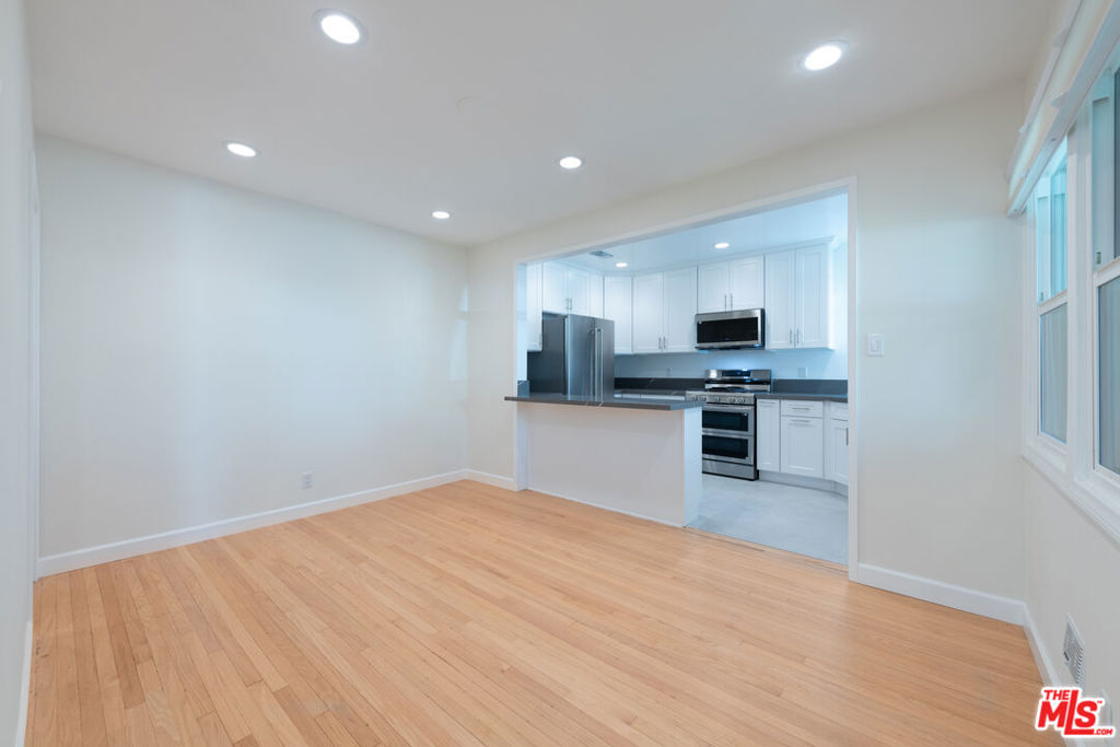 2828 Avenel Street Property Photo 8