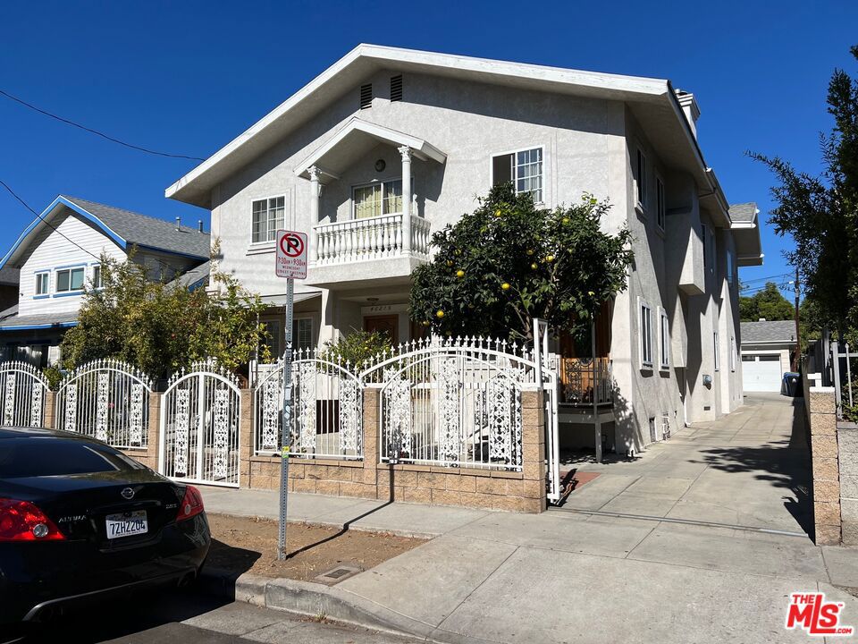 4621 Melbourne Avenue Property Photo 1