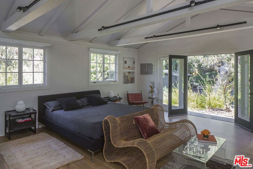 26102599 Property Photo 2