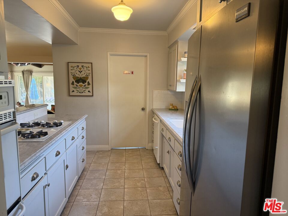 4225 Teesdale Avenue Property Photo 4