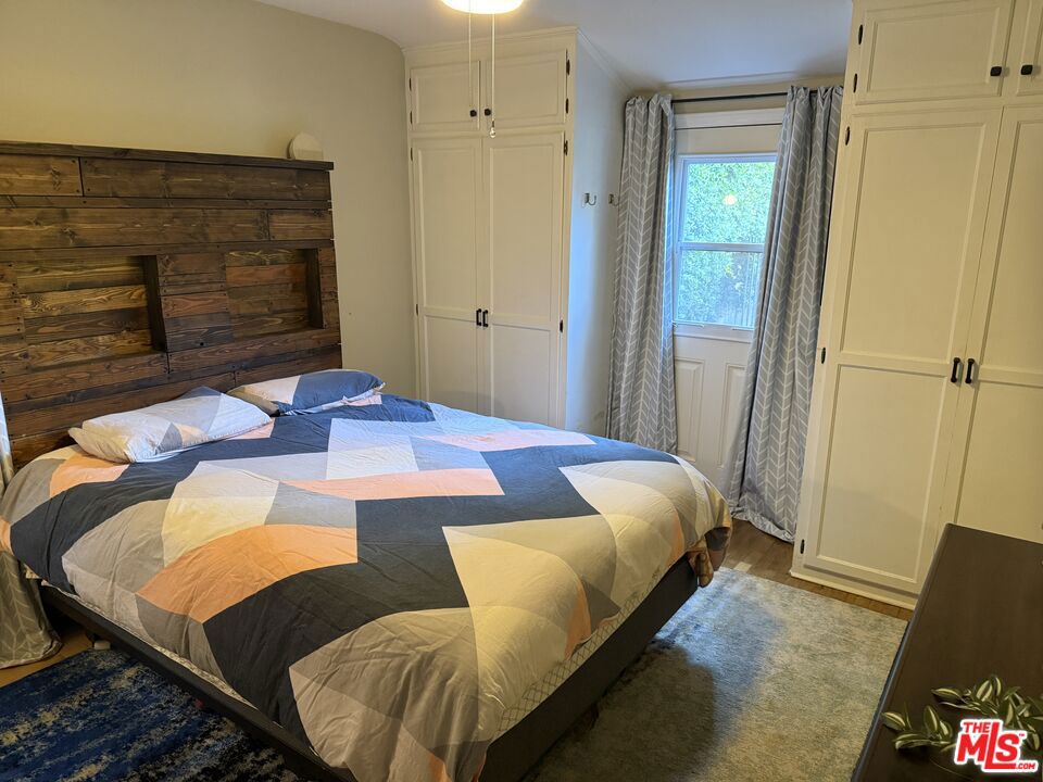 4225 Teesdale Avenue Property Photo 8