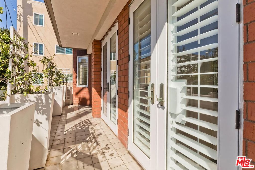 121 N Almont Drive 205 Property Photo 6