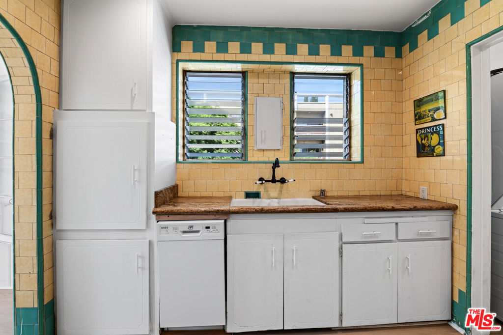 900 S Wooster Street 1 Property Photo 15