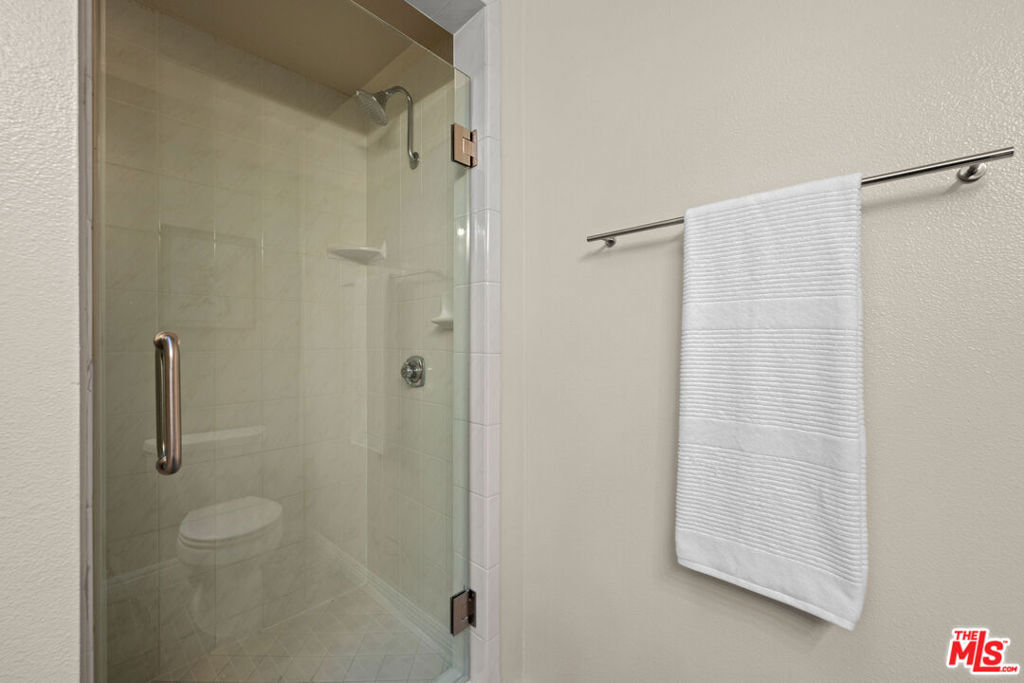 117 S Clark Drive 305 Property Photo 14