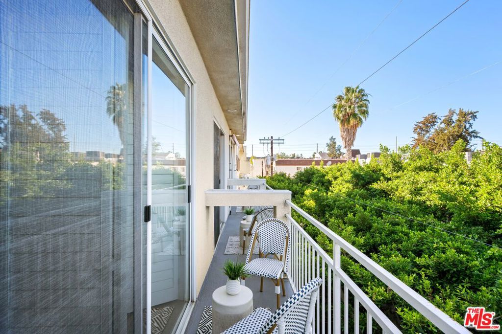 117 S Clark Drive 305 Property Photo 15