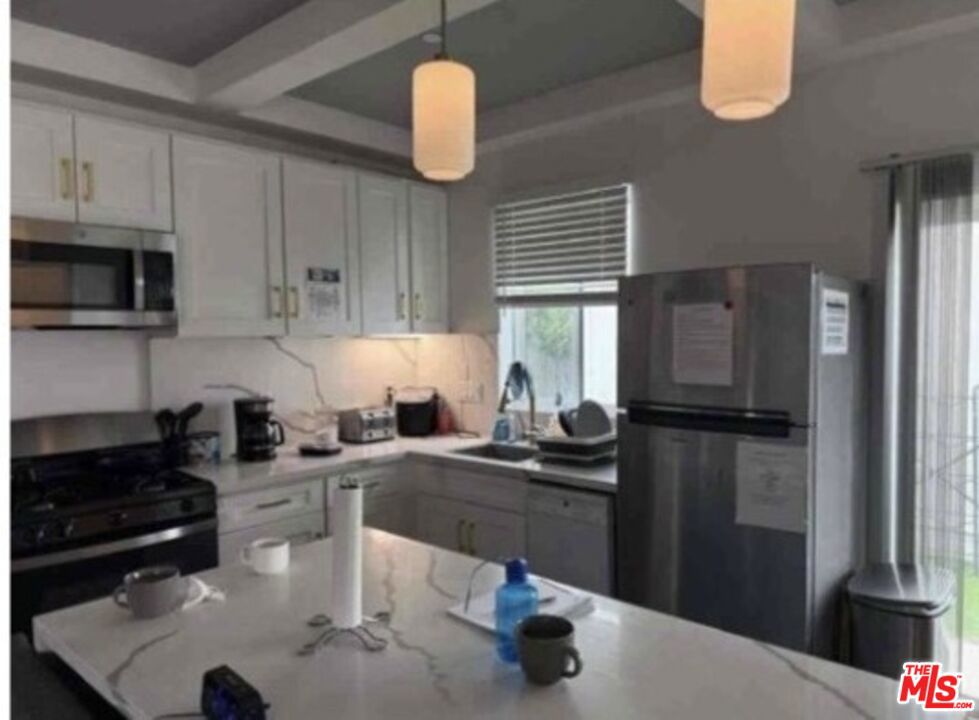 5813 Cleon Avenue 3 Property Photo 3