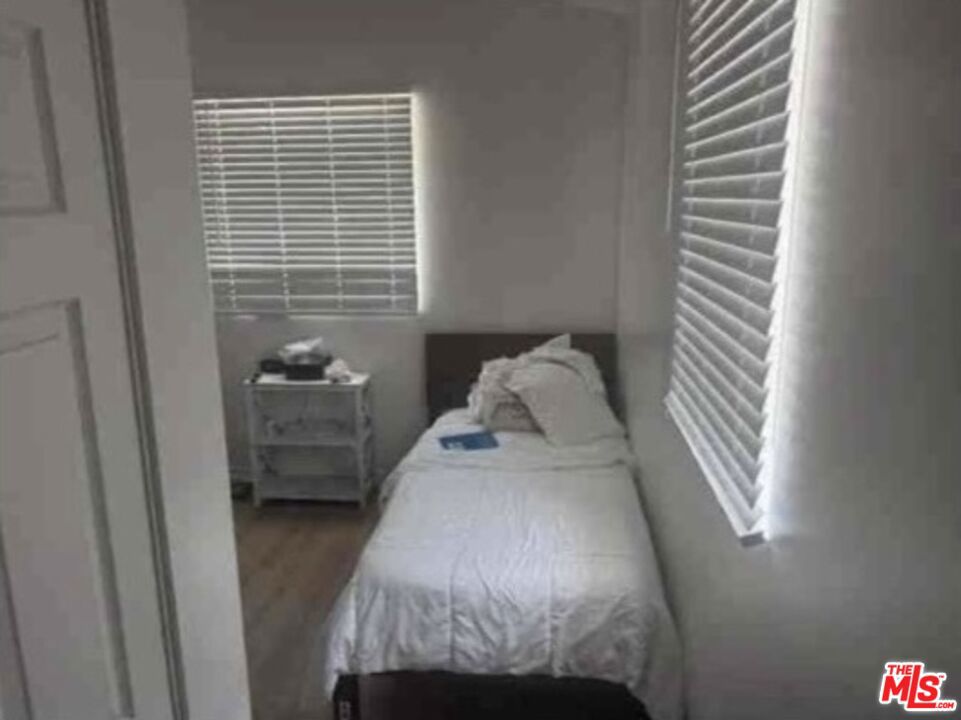 5813 Cleon Avenue 3 Property Photo 6