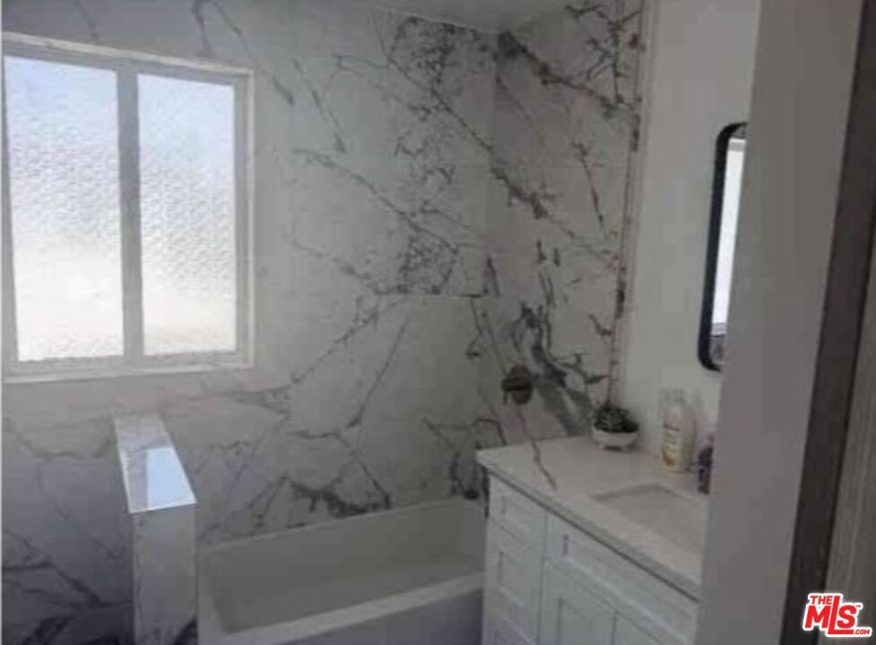 5813 Cleon Avenue 3 Property Photo 7