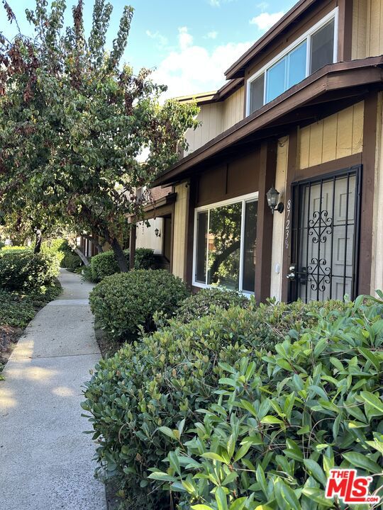 8723 1/2 Cedros Avenue 55 Property Photo 3