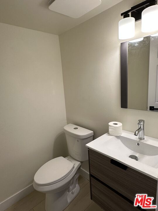 8723 1/2 Cedros Avenue 55 Property Photo 9