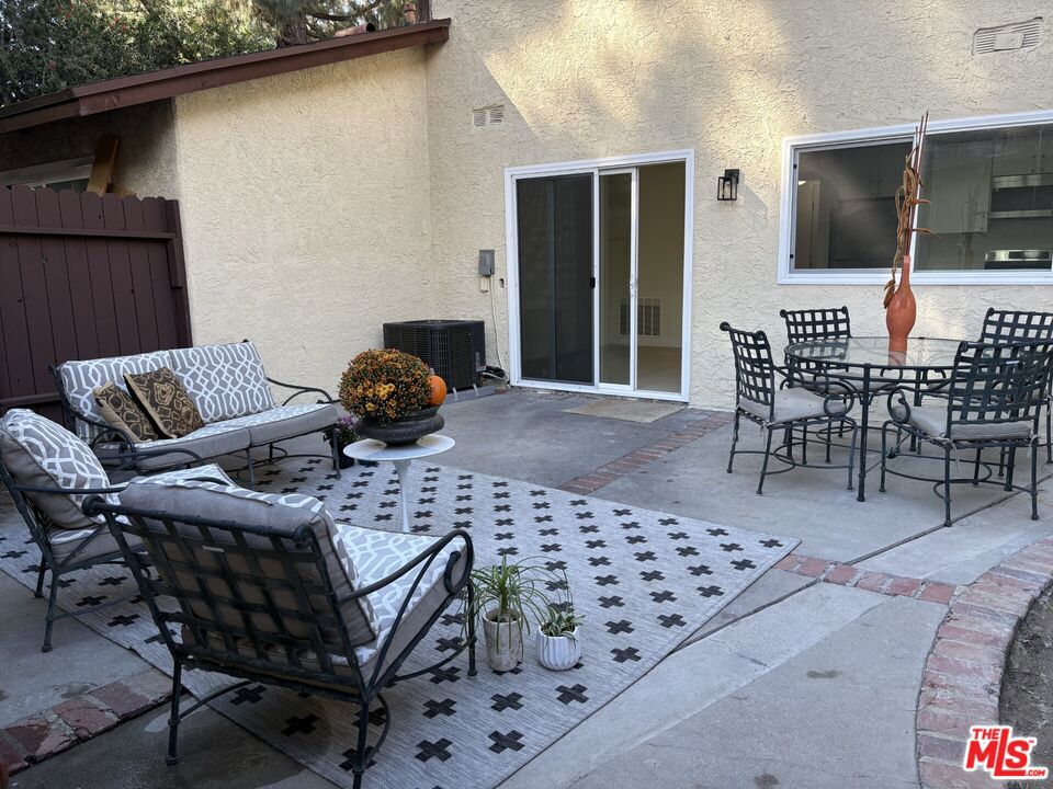 8723 1/2 Cedros Avenue 55 Property Photo 23