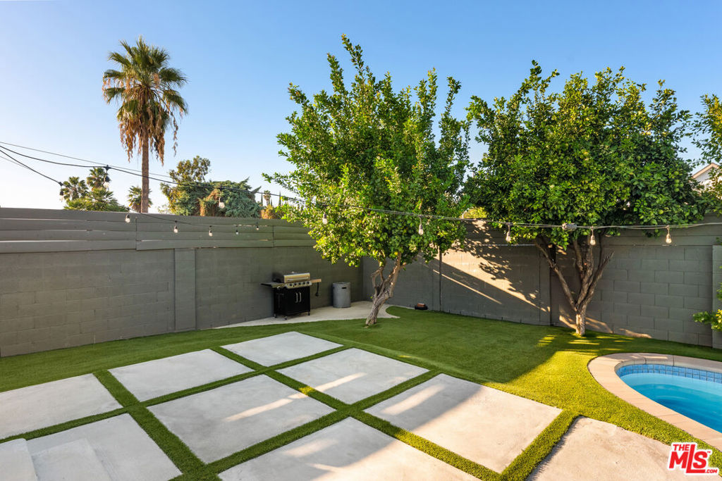 17109 Burton Street Property Photo 13