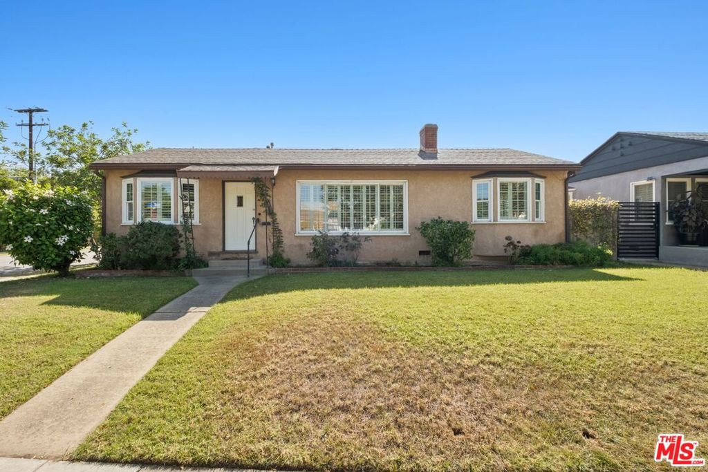 1654 Hill Street Property Photo 1