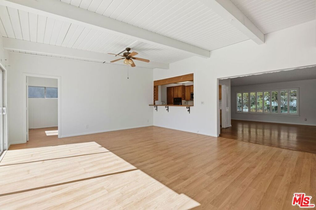 1654 Hill Street Property Photo 9
