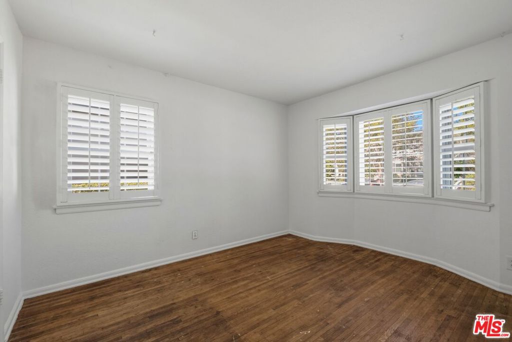 1654 Hill Street Property Photo 16
