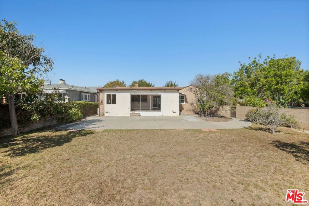 1654 Hill Street Property Photo 20