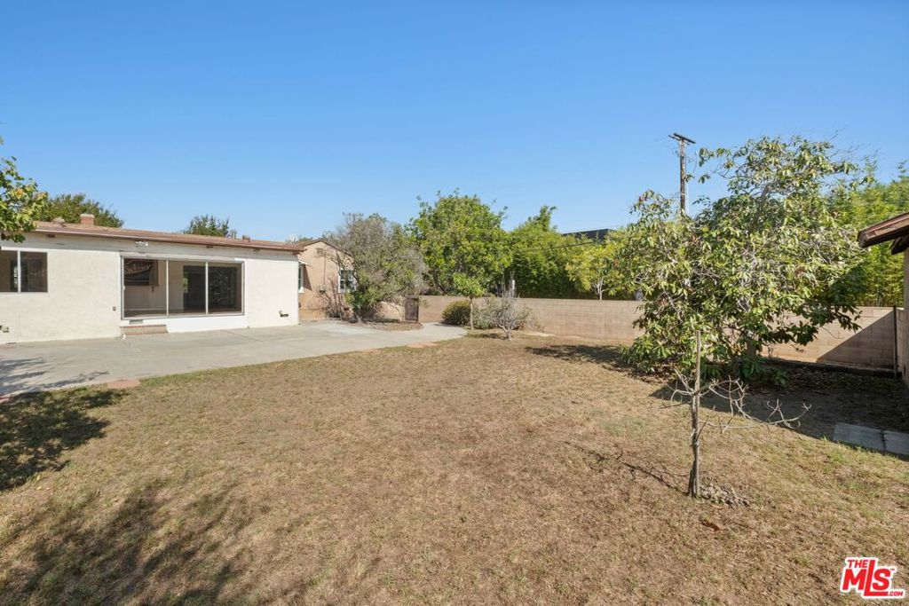 1654 Hill Street Property Photo 22