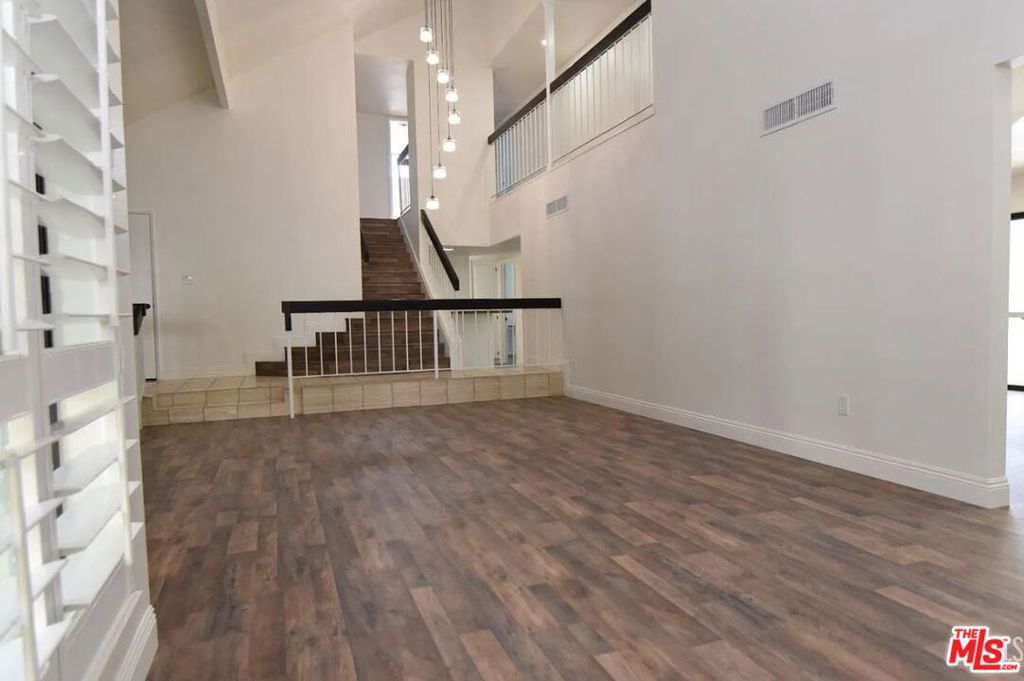 1501 Westbourne Way Property Photo 3