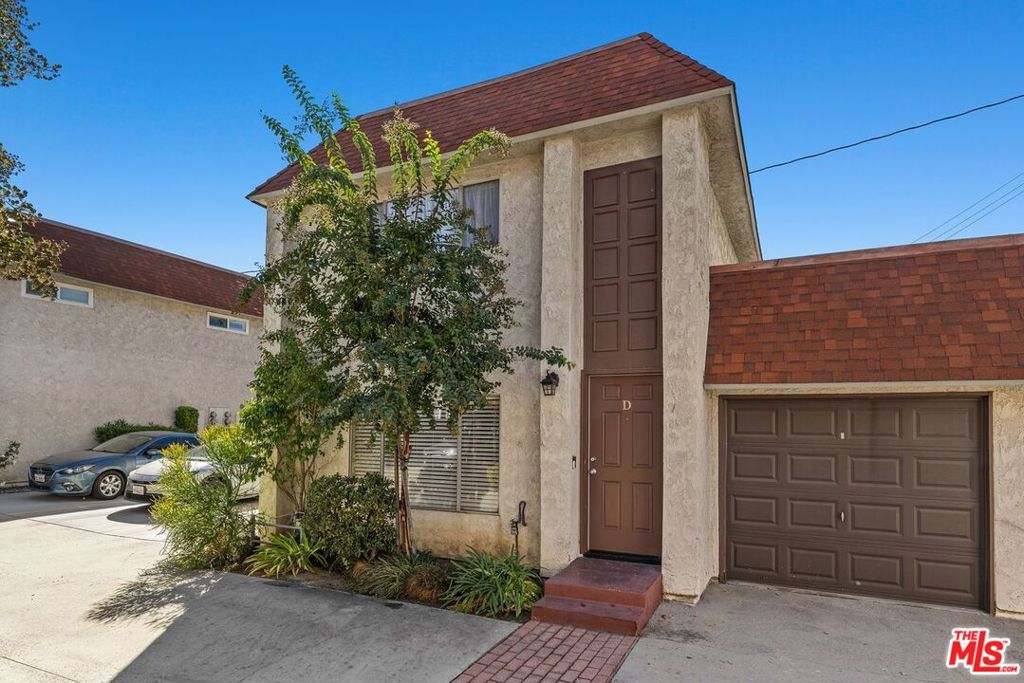 1230 S Mayflower Avenue D Property Photo 4