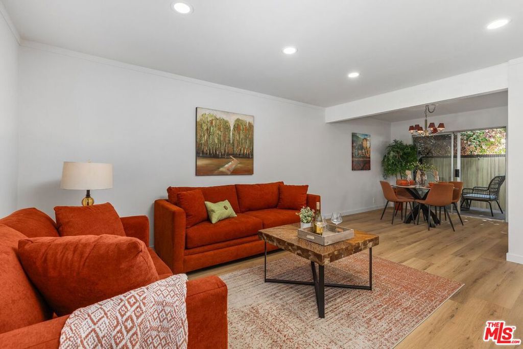 1230 S Mayflower Avenue D Property Photo 7