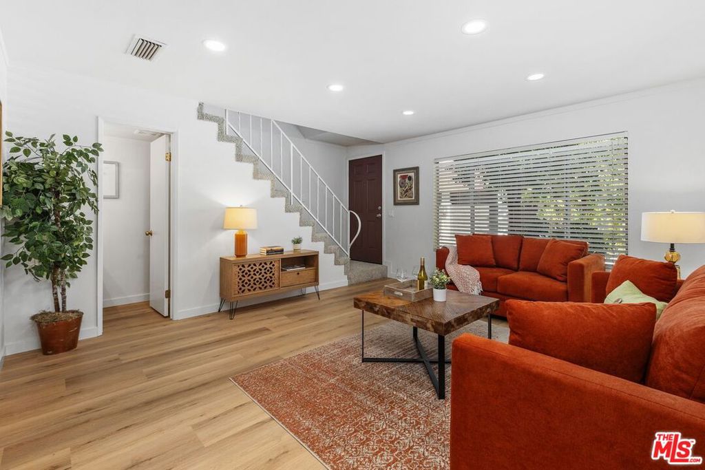 1230 S Mayflower Avenue D Property Photo 8