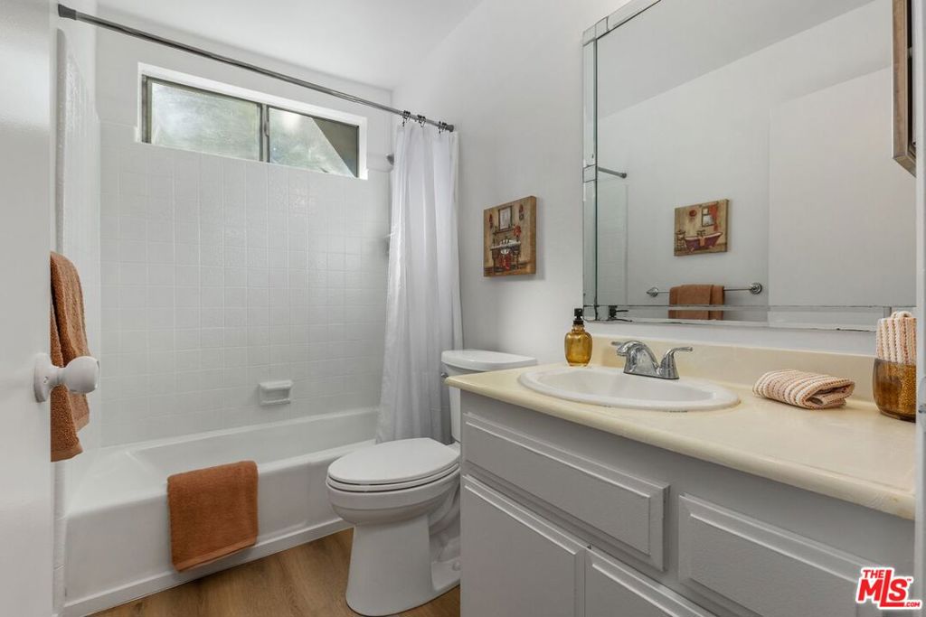 1230 S Mayflower Avenue D Property Photo 16