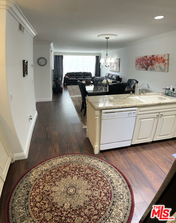 10751 Wilshire Boulevard 906 Property Photo 9