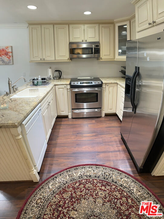 10751 Wilshire Boulevard 906 Property Photo 13