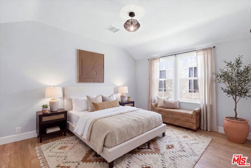 1135 W 81st Place Property Photo 11