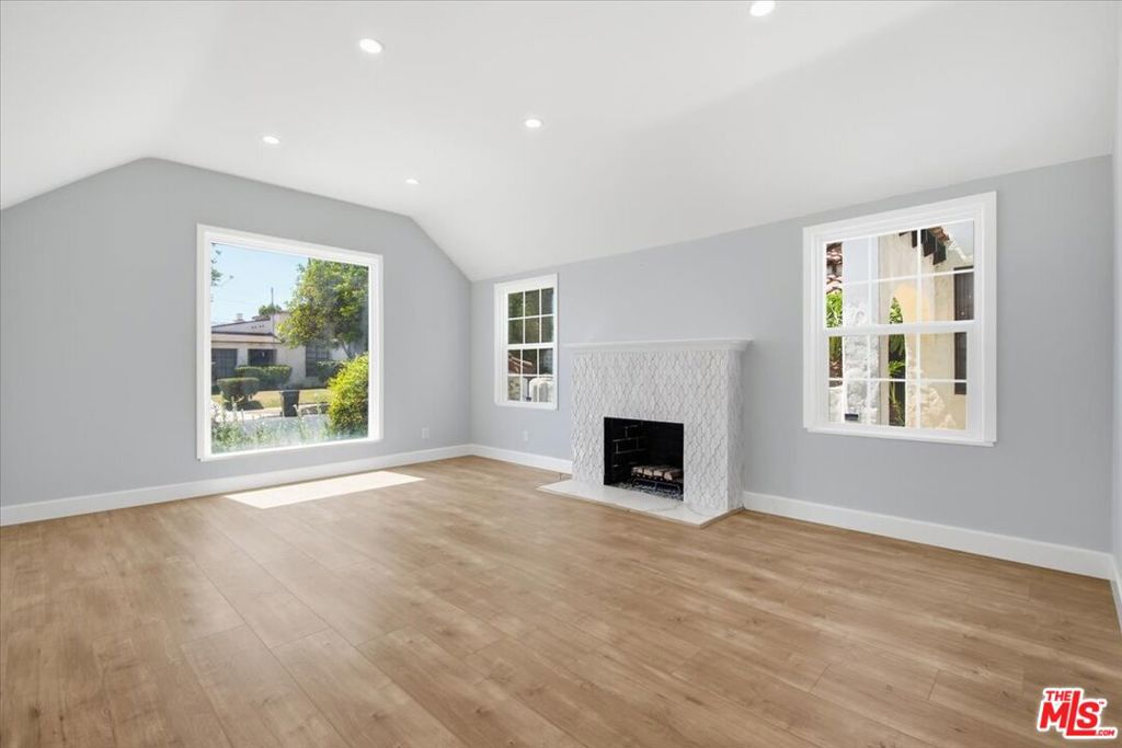 1135 W 81st Place Property Photo 13
