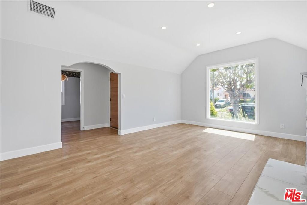 1135 W 81st Place Property Photo 15