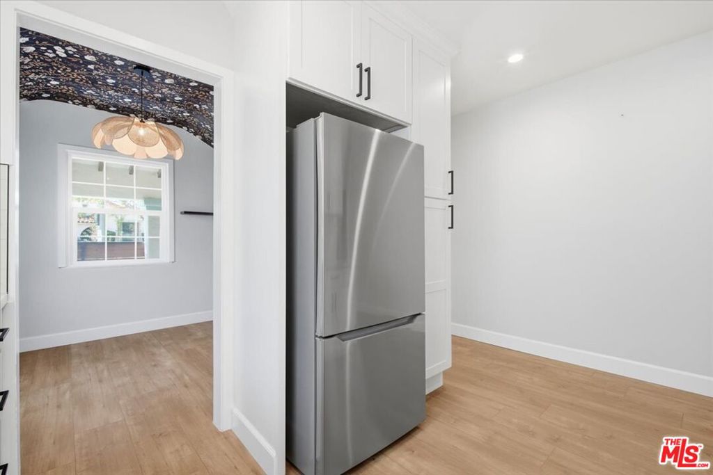 1135 W 81st Place Property Photo 17