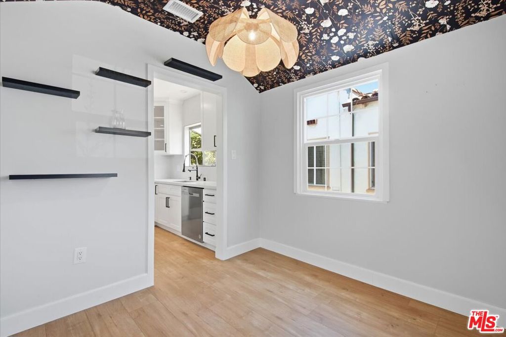 1135 W 81st Place Property Photo 18