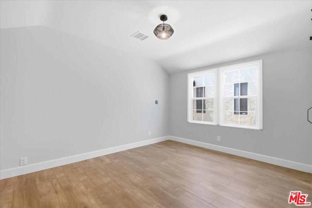 1135 W 81st Place Property Photo 30
