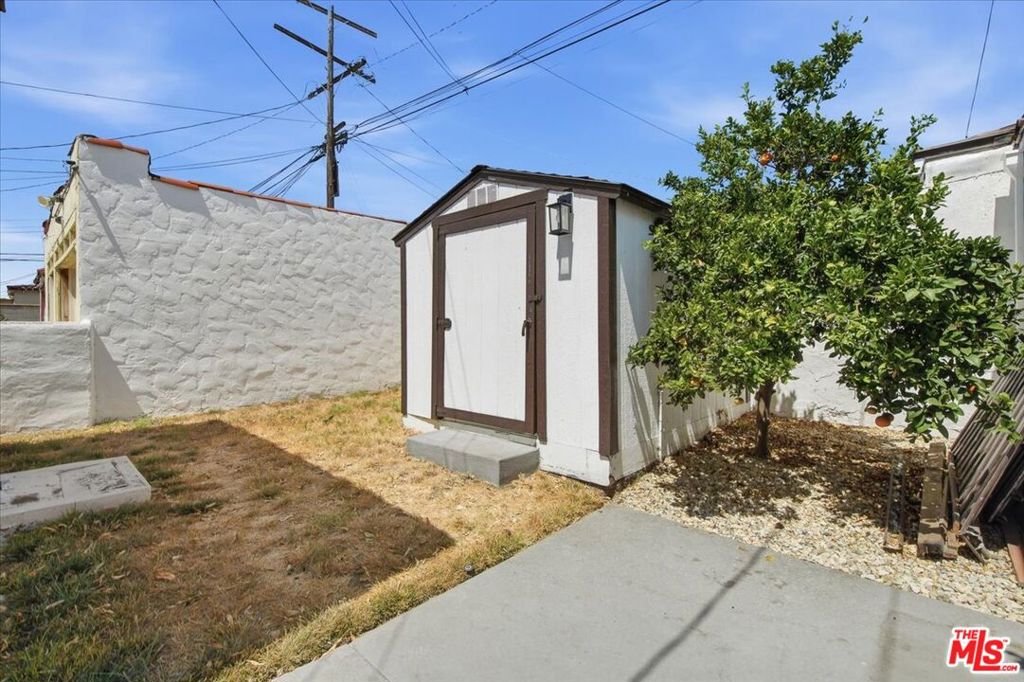 1135 W 81st Place Property Photo 32