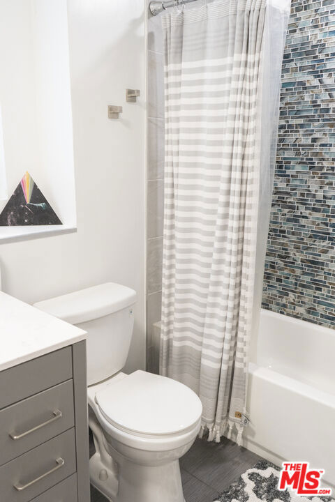 346 Laveta Terrace Property Photo 7