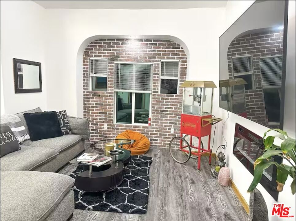 346 Laveta Terrace Property Photo 14