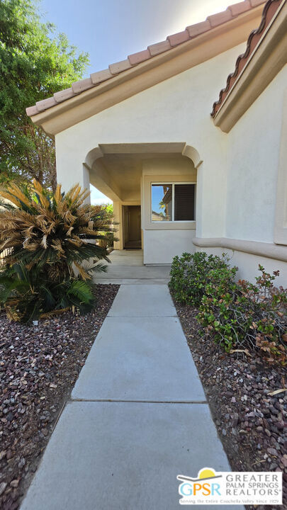 78523 Glastonbury Way Property Photo 3