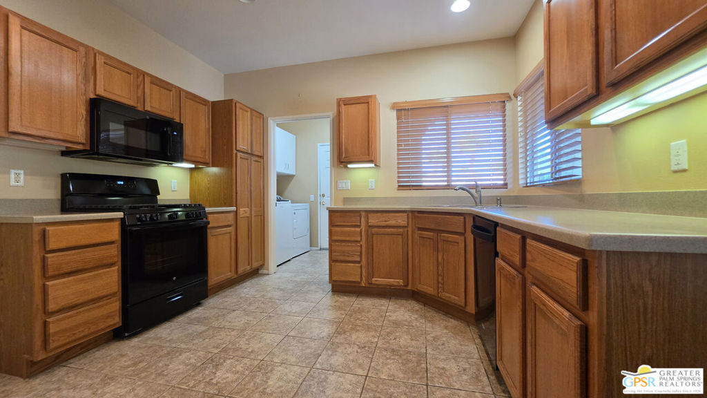 78523 Glastonbury Way Property Photo 8