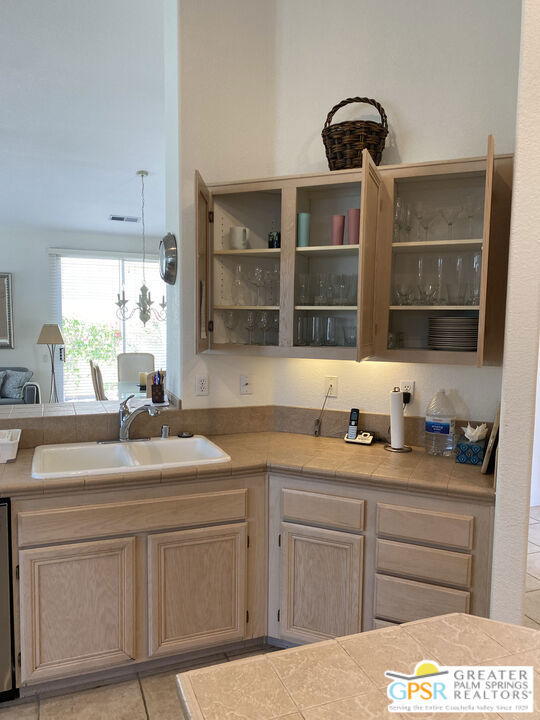 26102865PS Property Photo 12