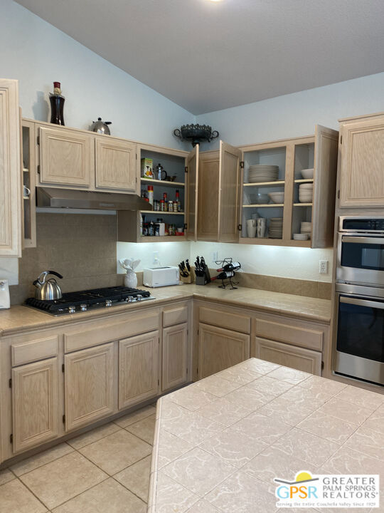 26102865PS Property Photo 13