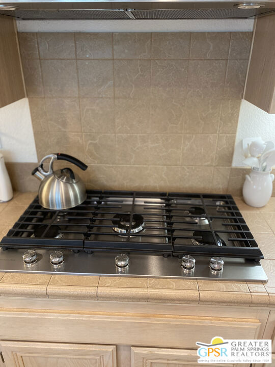 26102865PS Property Photo 16