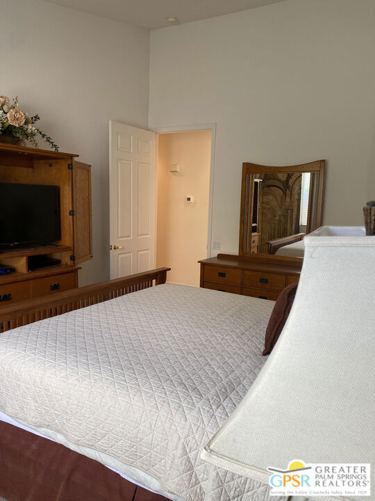 26102865PS Property Photo 20